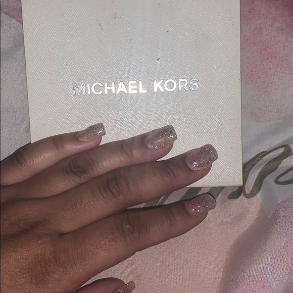 BRAND NEW PAIR OF MICHAEL KORS EARRINGS ❄️❄️❄️ - Picture 1 of 2